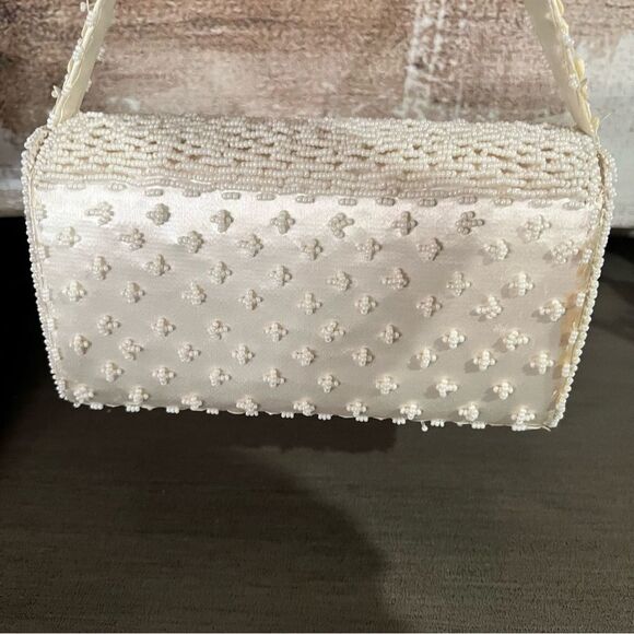 Vintage Beaded Pillbox Handbag ￼ - Picture 12 of 16